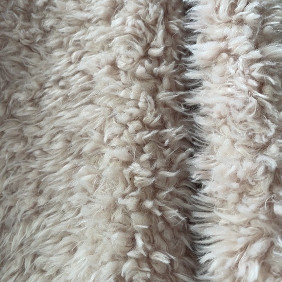 Cozy pink coat - Picture 2 of 4